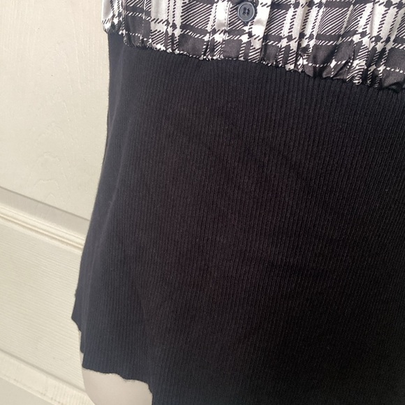 black & white top with knit bottom - Picture 4 of 9